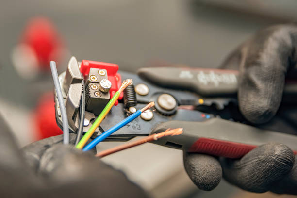 Best Affordable Emergency Electrician  in Kenmore, WA